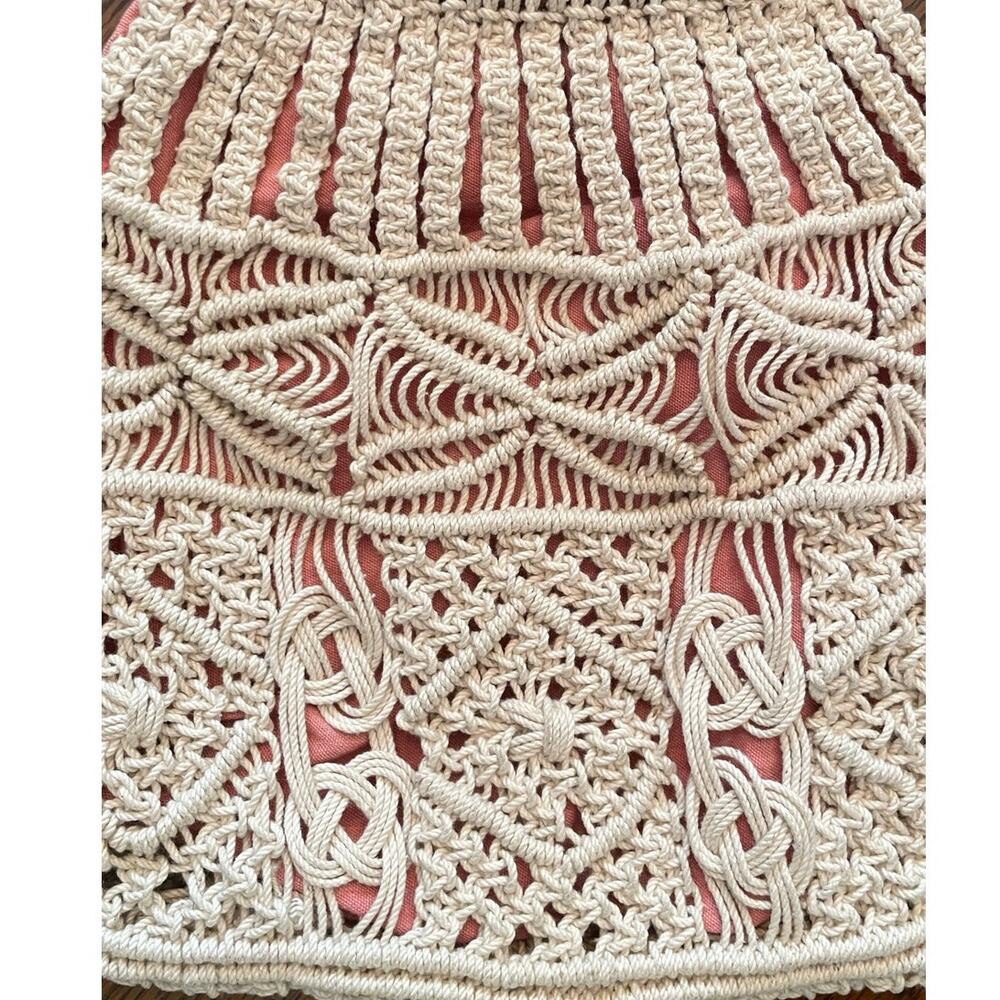 Boho Cream Woven Purse with Sculpted Wood Handles Peach Canvas Lining - Picture 5 of 7